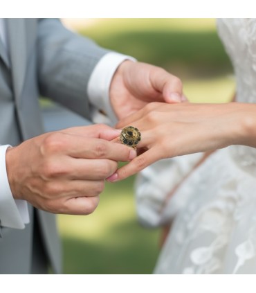 Antico anello in oro, zaffiri e diamanti