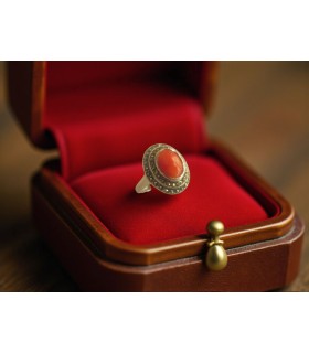 Anello in argento e corallo