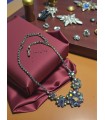 Collana color argento anni '50 con aurora boreali celesti