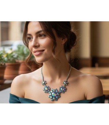 Collana color argento anni '50 con aurora boreali celesti