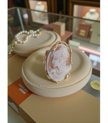 Anello in argento con cammeo dama