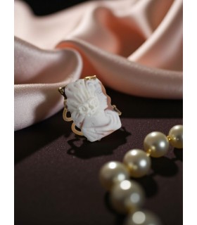 Anello in argento con cammeo dama rettangolare